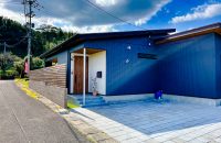 駐車場はデザイン性を重視してインターロッキング舗装にしました